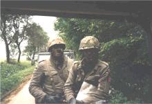 [Foto: Leutnant Hartwig mit Melder]