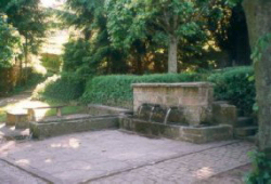 Vielbrunn - Fünfröhrenbrunnen Vielbrunn - Fünfröhrenbrunnen
