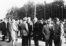 [Foto: Erfahrungsaustausch nach der Übergabe]