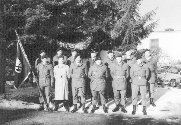[Offiziere im April 1992]